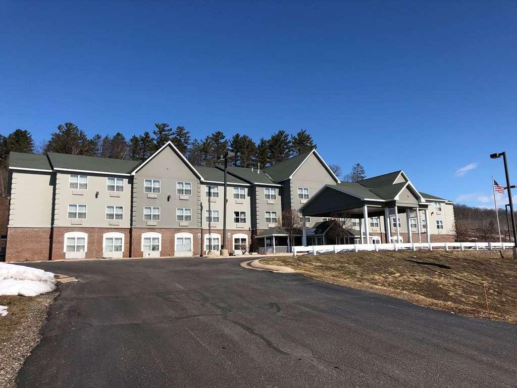 Americinn By Wyndham Iron Mountain Exterior photo